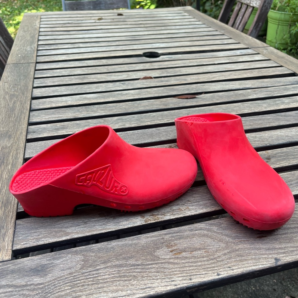 Caluful Women's Red Clogs